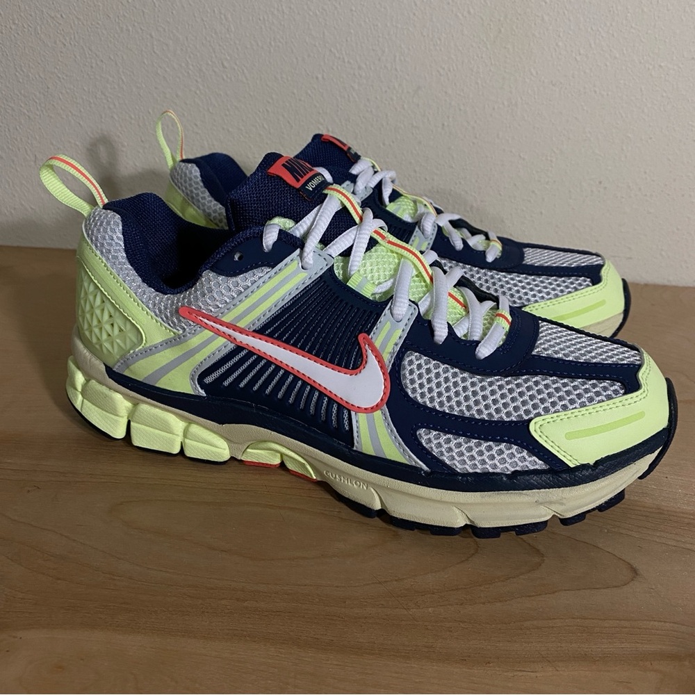 Nike Vomero 5 Barely Volt MidnIght Navy GS - Size 6.5Y or Women’s 8